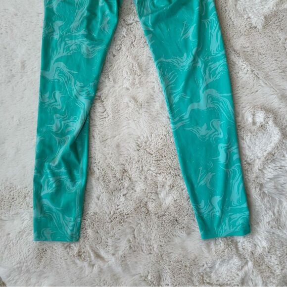 Gymshark Bright Green Booty Scrunch Power Leggings - Picture 5 of 10